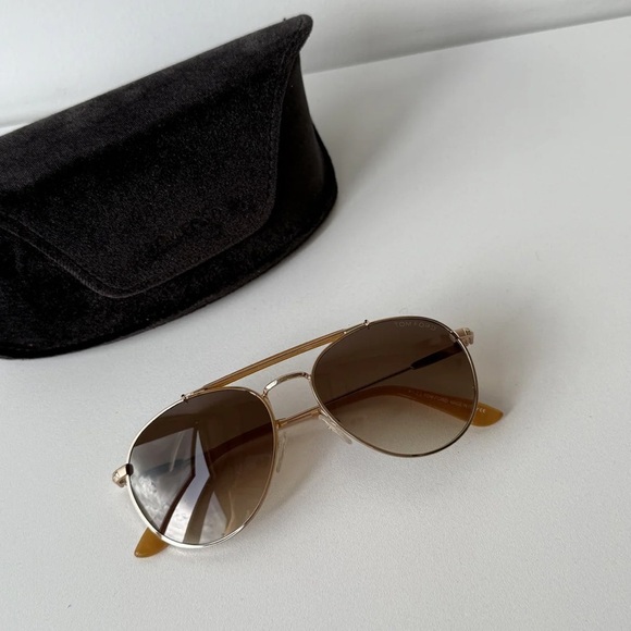 Tom Ford Accessories - NWT Tom Ford Colin Round Sunglasses in Rose Gold